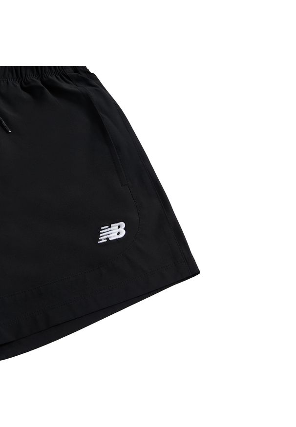 Spodenki dziecięce New Balance YB6148O8BK – czarne. Kolor: czarny. Materiał: nylon. Styl: sportowy