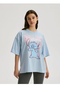 Reserved - Bawełniany t-shirt Lilo i Stitch - jasnoniebieski. Kolor: niebieski. Materiał: bawełna
