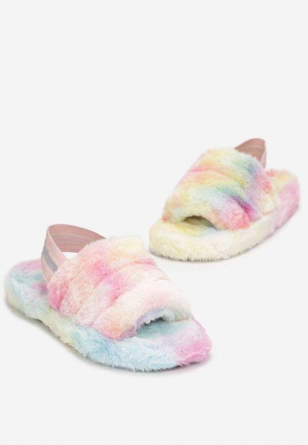 Born2be - Żółte Kapcie Pikowane z Pluszowego Futerka Shorano. Zapięcie: pasek. Kolor: żółty. Materiał: futro. Wzór: aplikacja. Styl: elegancki