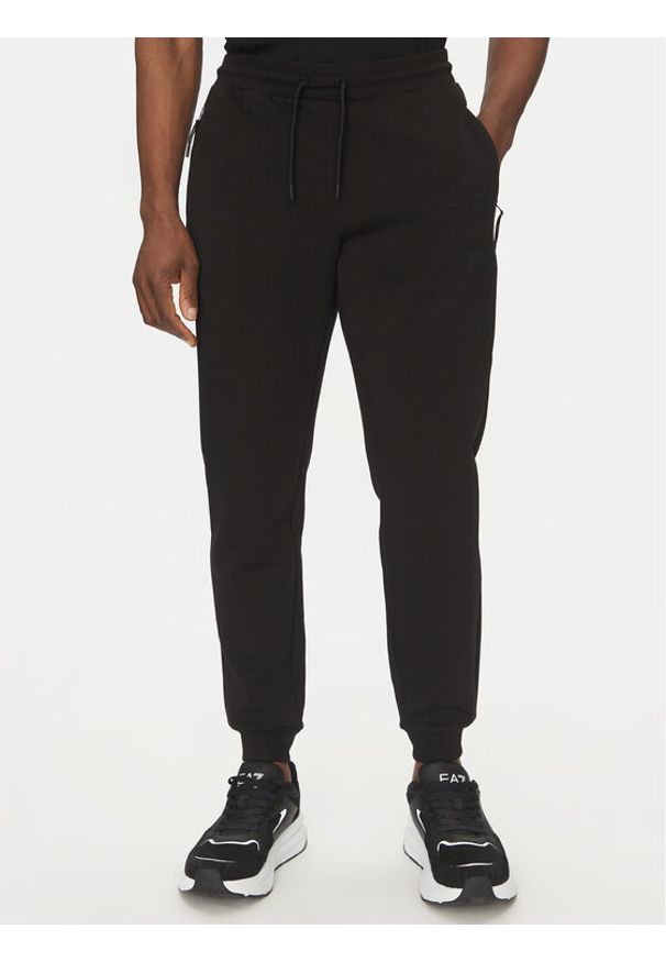 EA7 Emporio Armani Spodnie dresowe 7M000097 AF12116 UC001 Czarny Regular Fit. Kolor: czarny. Materiał: bawełna