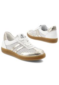 Sneakersy damskie Armodo, cholewka ze skóry naturalnej gładka konstrukcja z dekoracyjnymi wstawkami klasyczne sznurowanie niska wygodna podeszwa, bia. Okazja: na co dzień. Zapięcie: sznurówki. Kolor: biały. Materiał: skóra. Szerokość cholewki: normalna. Wzór: gładki. Styl: klasyczny #2