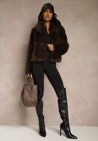 Renee - Brązowa Klasyczna Kurtka Futerko z Zapięciem na Zamek Błyskawiczny Tuswella. Kolor: brązowy. Materiał: futro. Styl: klasyczny #4