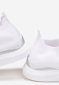 Born2be - Białe Buty Sportowe Paliphae. Okazja: na co dzień. Nosek buta: okrągły. Zapięcie: bez zapięcia. Kolor: biały. Materiał: materiał. Szerokość cholewki: normalna. Wzór: kolorowy #2