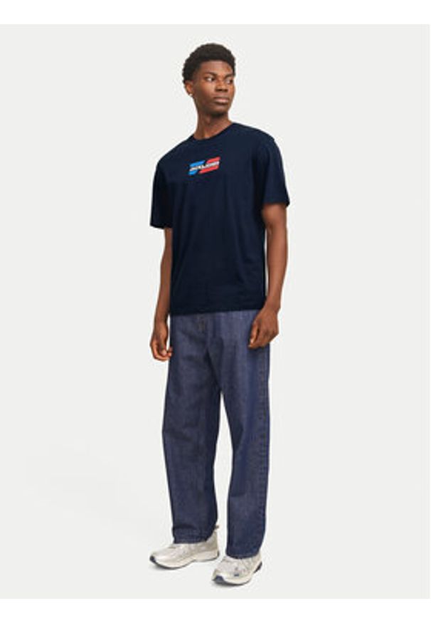 Jack & Jones - Jack&Jones T-Shirt Corp Graphic 12268415 Granatowy Regular Fit. Kolor: niebieski. Materiał: bawełna