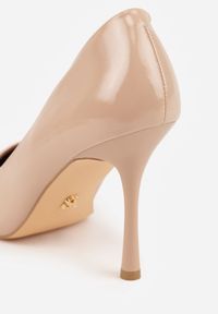 Born2be - Beżowe Lakierowane Szpilki Vices ze Skórzaną Wkładką Iralde. Okazja: na co dzień, na spotkanie biznesowe, na ślub cywilny, do pracy, na wesele. Kolor: beżowy. Materiał: skóra, lakier. Obcas: na szpilce. Styl: casual, biznesowy, klasyczny #3
