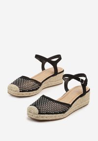 Renee - Czarne Sandały na Koturnie z Siateczkową Cholewką i Cyrkoniami Nilarena. Okazja: na co dzień. Kolor: czarny. Sezon: lato. Obcas: na koturnie. Styl: elegancki, casual #3