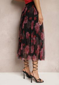 Renee - Czarno-Różowa Plisowana Spódnica High Waist z Kwiatowym Printem Frosa. Stan: podwyższony. Kolor: czarny. Materiał: tkanina. Wzór: kwiaty, nadruk