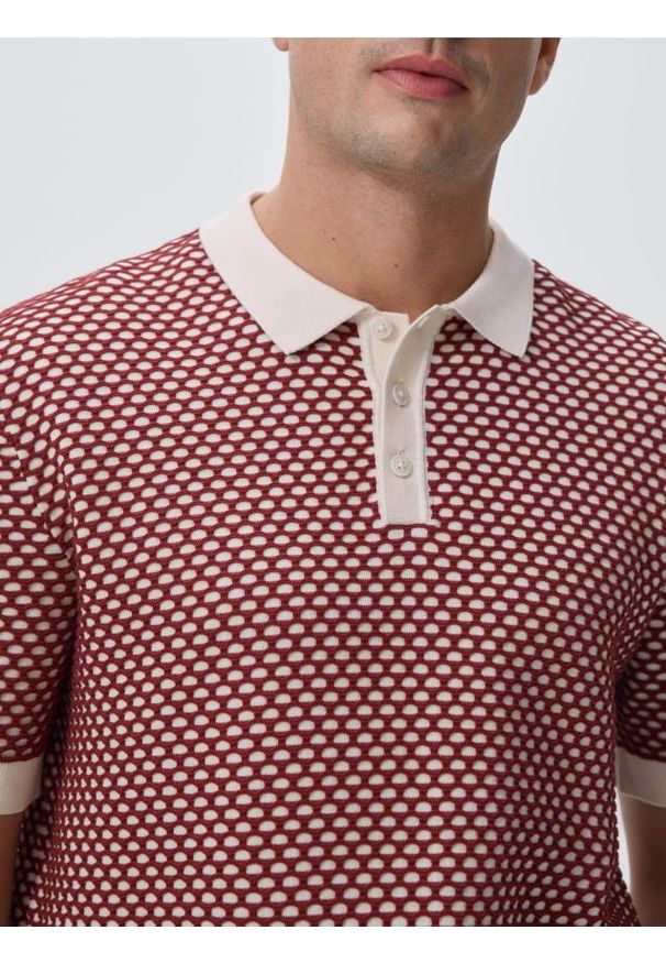 Reserved - Bawełniany sweter polo - czerwony. Typ kołnierza: polo. Kolor: czerwony. Materiał: bawełna