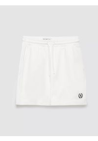 Big-Star - Szorty damskie dresowe z niewielkim haftem białe Meganta 100. Kolor: biały. Materiał: dresówka. Wzór: haft. Styl: klasyczny #6