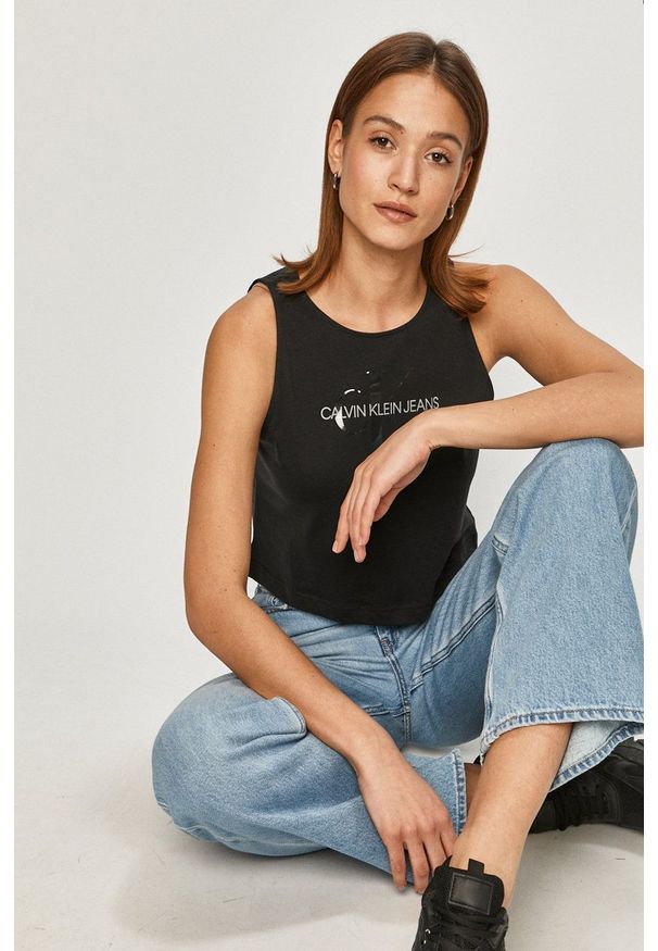 Calvin Klein Jeans T-shirt. Kolor: czarny. Materiał: bawełna. Długość rękawa: na ramiączkach. Wzór: nadruk