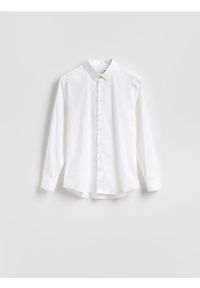 Reserved - Gładka koszula slim fit - biały. Kolor: biały. Materiał: tkanina, bawełna. Wzór: gładki #1