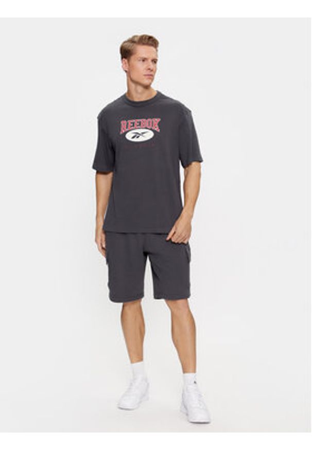 Reebok T-Shirt Archive Essentials IL8793 Szary Regular Fit. Kolor: szary. Materiał: bawełna