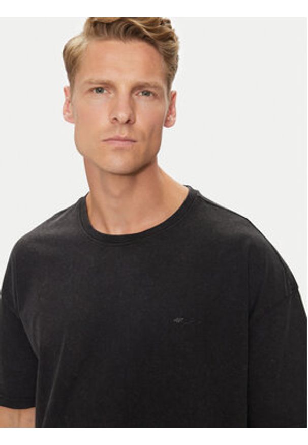 4f - 4F T-Shirt 4FWSS24TTSHM1316 Czarny Oversize. Kolor: czarny. Materiał: bawełna