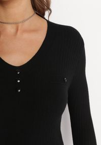 Born2be - Czarny Prążkowany Sweter z Ozdobnymi Guziczkami Vipond. Kolor: czarny. Materiał: prążkowany. Sezon: jesień, zima #3