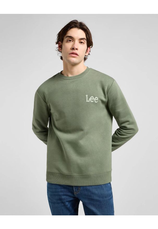 Lee - MESKA BLUZA LEE WOBBLY LEE SWS OLIVE STONE 112371911. Okazja: na co dzień. Materiał: poliester, bawełna, materiał, dzianina, jeans, skóra, polar. Sezon: zima. Styl: klasyczny, casual