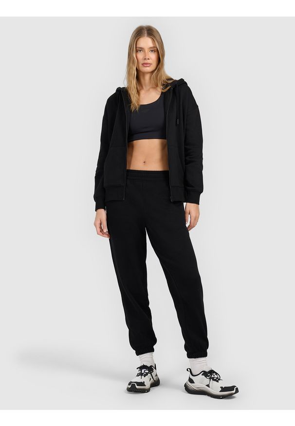 4f - 4F Bluza dresowa rozpinana z kapturem damska - czarna XS. Okazja: na spacer, na co dzień. Typ kołnierza: kaptur. Kolor: czarny. Materiał: dresówka. Styl: casual. Sport: turystyka piesza, fitness