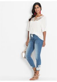 bonprix - Tunika z miękkiej kreszowanej wiskozy. Kolor: biały. Materiał: wiskoza. Wzór: haft #3