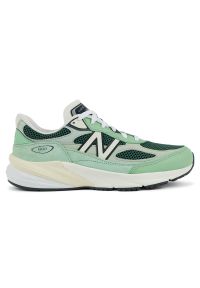 Buty unisex New Balance U990AB6 – zielone. Kolor: zielony. Materiał: guma, zamsz, materiał, syntetyk. Szerokość cholewki: normalna. Sport: bieganie