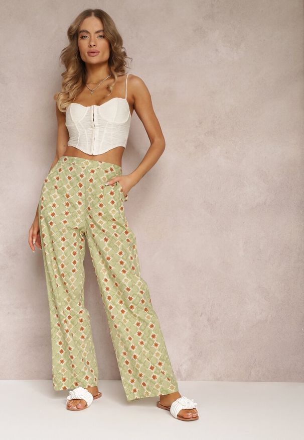 Renee - Jasnozielone Szerokie Spodnie w Fantazyjny Print Bawełniane Rosabella. Okazja: na co dzień. Kolor: zielony. Materiał: bawełna. Długość: długie. Wzór: nadruk. Styl: elegancki, casual