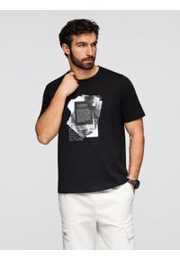 Ombre Clothing - Męska bawełniana koszulka z ciekawym nadrukiem na klatce piersiowej - czarna V1 - Rozmiar: L. Okazja: na co dzień. Kolor: czarny. Materiał: bawełna. Długość rękawa: krótki rękaw. Długość: krótkie. Wzór: nadruk. Styl: casual