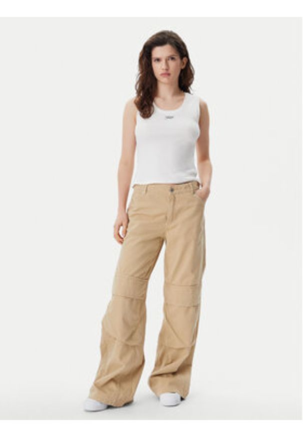 Tommy Jeans Top DW0DW21369 Biały Slim Fit. Kolor: biały. Materiał: bawełna