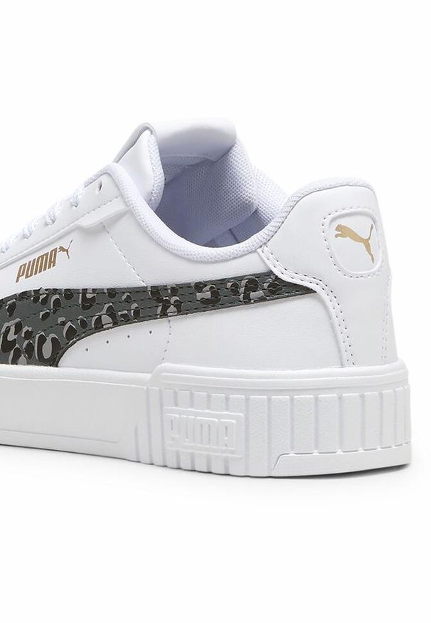Puma - Młodzieżowe sneakersy Carina 2.0 Animal Update PUMA White Mineral Gray Gold. Kolor: biały, wielokolorowy, żółty, szary. Wzór: motyw zwierzęcy, nadruk. Sezon: lato