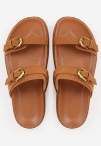 Born2be - Brązowe Klapki z Dwoma Paskami i Klamrami Cevinra. Okazja: na co dzień. Kolor: brązowy. Sezon: lato. Styl: casual, elegancki #8
