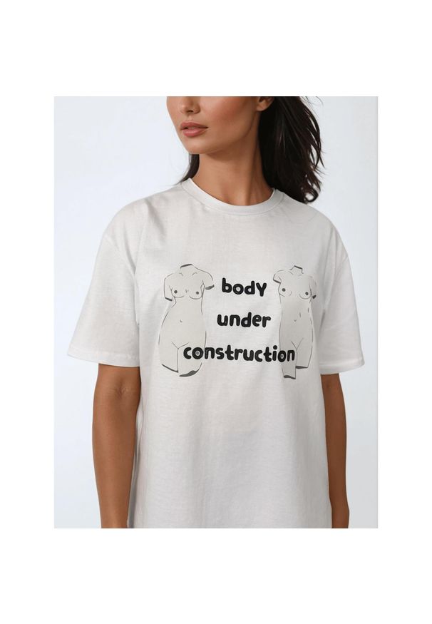 BESHAPED - Biały T-shirt Damski - Body Under Construction BeShaped. Kolor: biały. Materiał: bawełna