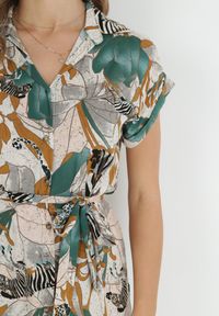 Born2be - Zielona Sukienka Koszulowa Mini Wiązana w Pasie Zoltia. Kolor: zielony. Długość rękawa: krótki rękaw. Wzór: aplikacja, motyw zwierzęcy. Typ sukienki: koszulowe. Długość: mini #2