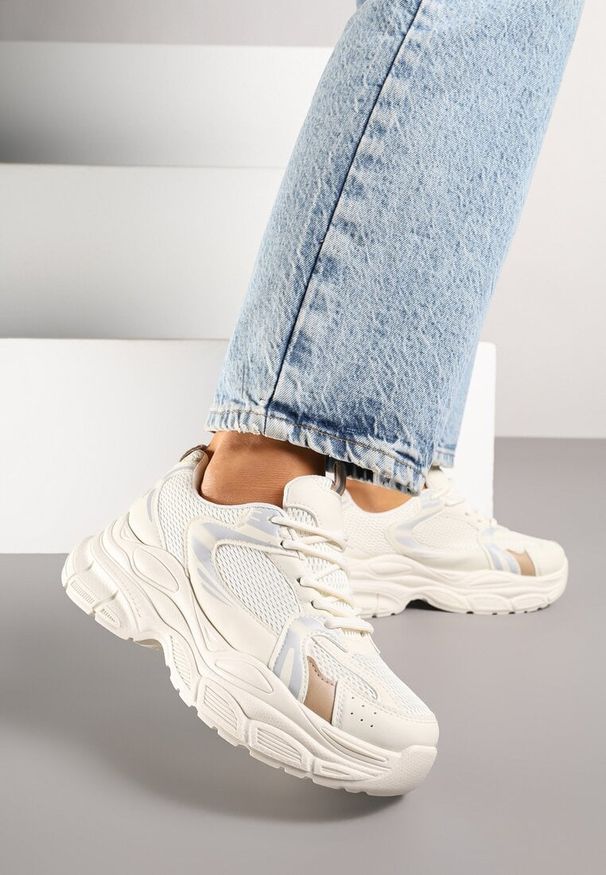 Born2be - Beżowe Sneakersy Vices na Grubej Podeszwie z Tłoczeniami Nativine. Okazja: na co dzień. Kolor: beżowy. Materiał: jeans