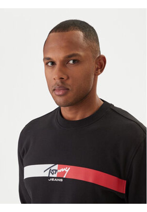Tommy Jeans Bluza Sign Stripe DM0DM23019 Czarny Regular Fit. Kolor: czarny. Materiał: bawełna