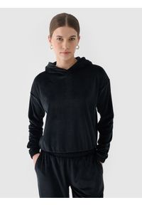 4f - 4F Bluza dresowa z weluru nierozpinana z kapturem damska - czarna L. Okazja: na co dzień. Typ kołnierza: kaptur. Kolor: czarny. Materiał: welur, dresówka. Wzór: jednolity, gładki, ze splotem. Styl: casual, sportowy #1