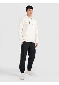 4f - 4F Bluza dresowa nierozpinana z kapturem męska - biała L. Okazja: na co dzień. Typ kołnierza: kaptur. Kolor: biały. Materiał: dresówka. Styl: casual