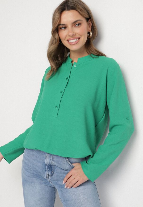 Born2be - Zielona Koszula z Podwijanymi Rękawami Ilanielis. Okazja: na co dzień. Kolor: zielony. Materiał: jeans. Styl: casual, elegancki