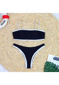 Intica - Strój kąpielowy dwuczęściowy z figami na plażę Csilla. Kolor: czarny. Materiał: materiał