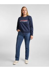 Lee - LEE CREW SWEATSHIRT DAMSKA BLUZA KLASYCZNA LOGO NADRUK DARK NAVY L53KBRNM. Wzór: nadruk. Styl: klasyczny