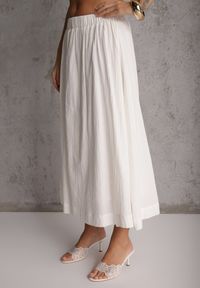 Renee - Biały Komplet z Bawełny Kamizelka i Spódnica o Rozkloszowanym Kroju Movenae. Kolor: biały. Materiał: bawełna. Wzór: geometria #4