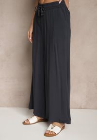Renee - Granatowe Szerokie Spodnie z Wiskozy ze Sznurkiem Natisetia. Okazja: na co dzień. Kolor: niebieski. Materiał: wiskoza. Styl: elegancki, casual