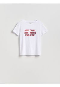 Reserved - T-shirt z napisem - biały. Kolor: biały. Materiał: bawełna. Wzór: napisy #1