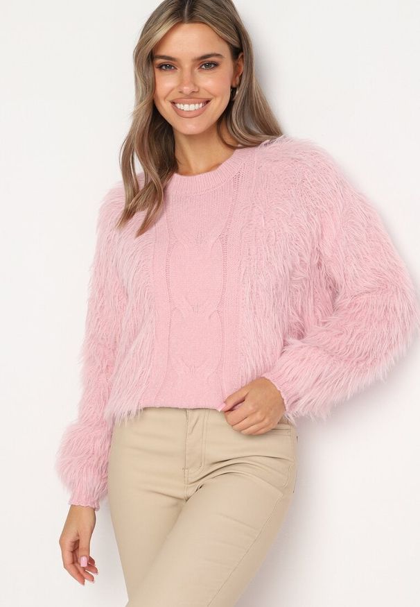 Born2be - Różowy Sweter z Długim Włosiem i Dodatkiem Wełny Merithina. Kolor: różowy. Materiał: wełna. Długość: długie. Styl: klasyczny, elegancki