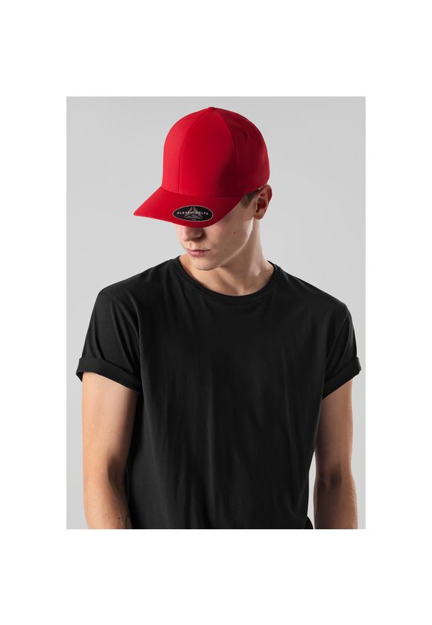 FLEXFIT - Czapka Flexfit delta. Kolor: czerwony. Styl: casual, sportowy