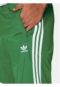 Adidas - adidas Szorty sportowe adicolor Firebrid IM9420 Zielony Regular Fit. Kolor: zielony. Materiał: syntetyk. Styl: sportowy #3