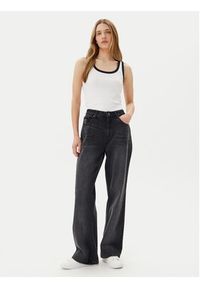 Pieces Top May 17154484 Biały Slim Fit. Kolor: biały. Materiał: bawełna #7