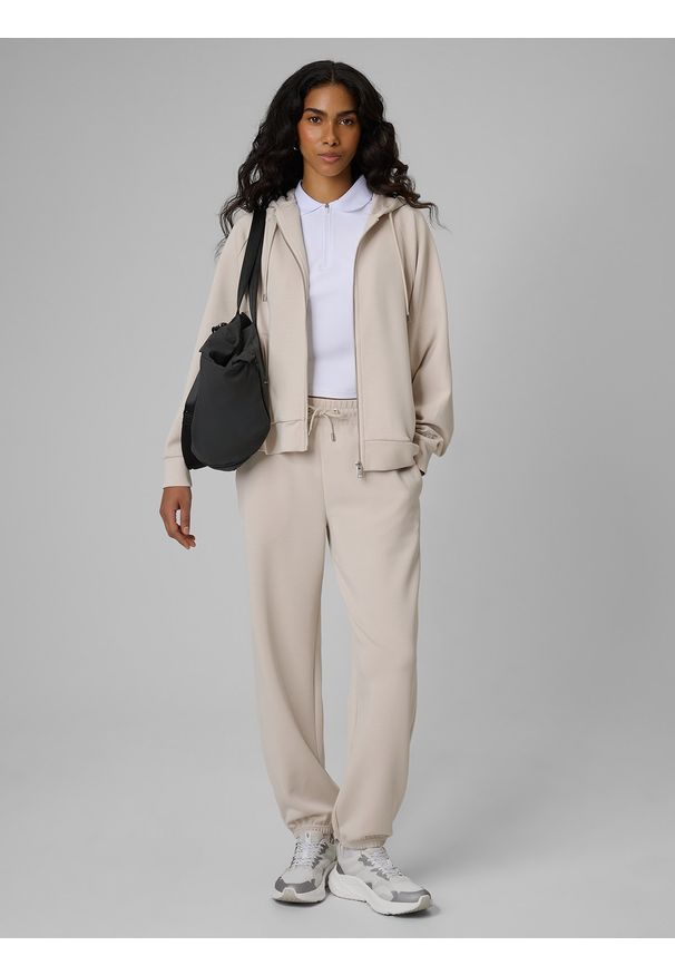 4f - 4F Bluza dresowa loose z kapturem damska - biała XS. Okazja: na co dzień. Typ kołnierza: kaptur. Kolor: biały. Materiał: dresówka. Styl: casual, klasyczny