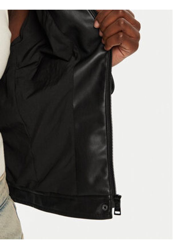 Guess Kurtka skórzana W4YL04 WE480 Czarny Regular Fit. Kolor: czarny. Materiał: syntetyk