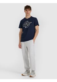 4f - 4F T-shirt regular z nadrukiem męski - granatowy XL. Kolor: niebieski. Materiał: włókno, skóra, materiał, bawełna. Wzór: nadruk. Styl: klasyczny