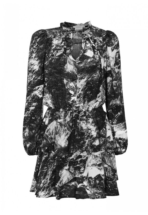 Sukienka z falbankami marurkowy print w odcieniach szarości - AMAYA by Marsala. Okazja: na imprezę. Typ kołnierza: kołnierz z falbankami. Materiał: materiał, wiskoza. Wzór: nadruk. Typ sukienki: asymetryczne