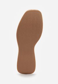 Renee - Brązowe Klapki z Kwadratowym Noskiem VICES na Koturnie z Fakturą Korka Kahliliana. Kolor: brązowy. Wzór: haft. Sezon: lato. Obcas: na koturnie. Styl: boho, wakacyjny, elegancki #9