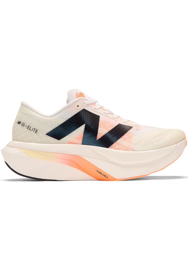 Buty damskie New Balance FuelCell SC Elite V4 WRCELCW4 – beżowe. Kolor: beżowy. Materiał: włókno, materiał, syntetyk, guma. Szerokość cholewki: normalna. Sport: fitness, bieganie