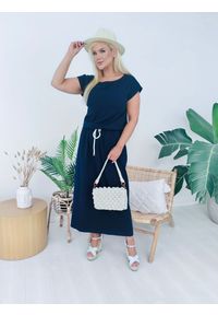 Moda Size Plus Iwanek - Granatowa sukienka Salma MAXI XXL OVERSIZE LATO. Okazja: na co dzień. Kolor: niebieski. Materiał: poliester, elastan, wiskoza, tkanina, dzianina. Długość rękawa: krótki rękaw. Sezon: lato. Typ sukienki: oversize. Styl: casual, boho. Długość: maxi #1